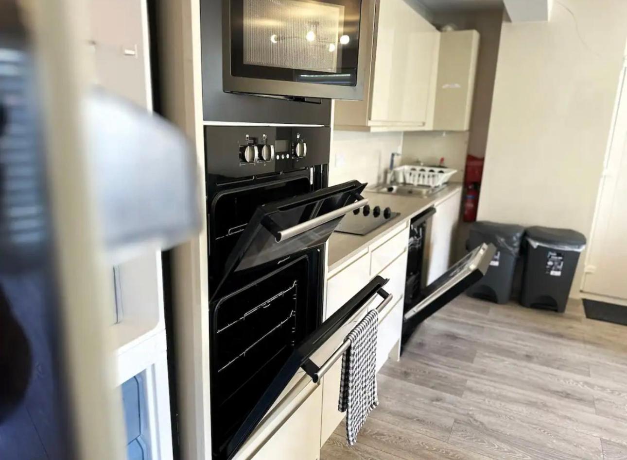 Horizon House, Stunning 2-Bedroom Flat 1, Parking, Netflix, Oxford Luaran gambar