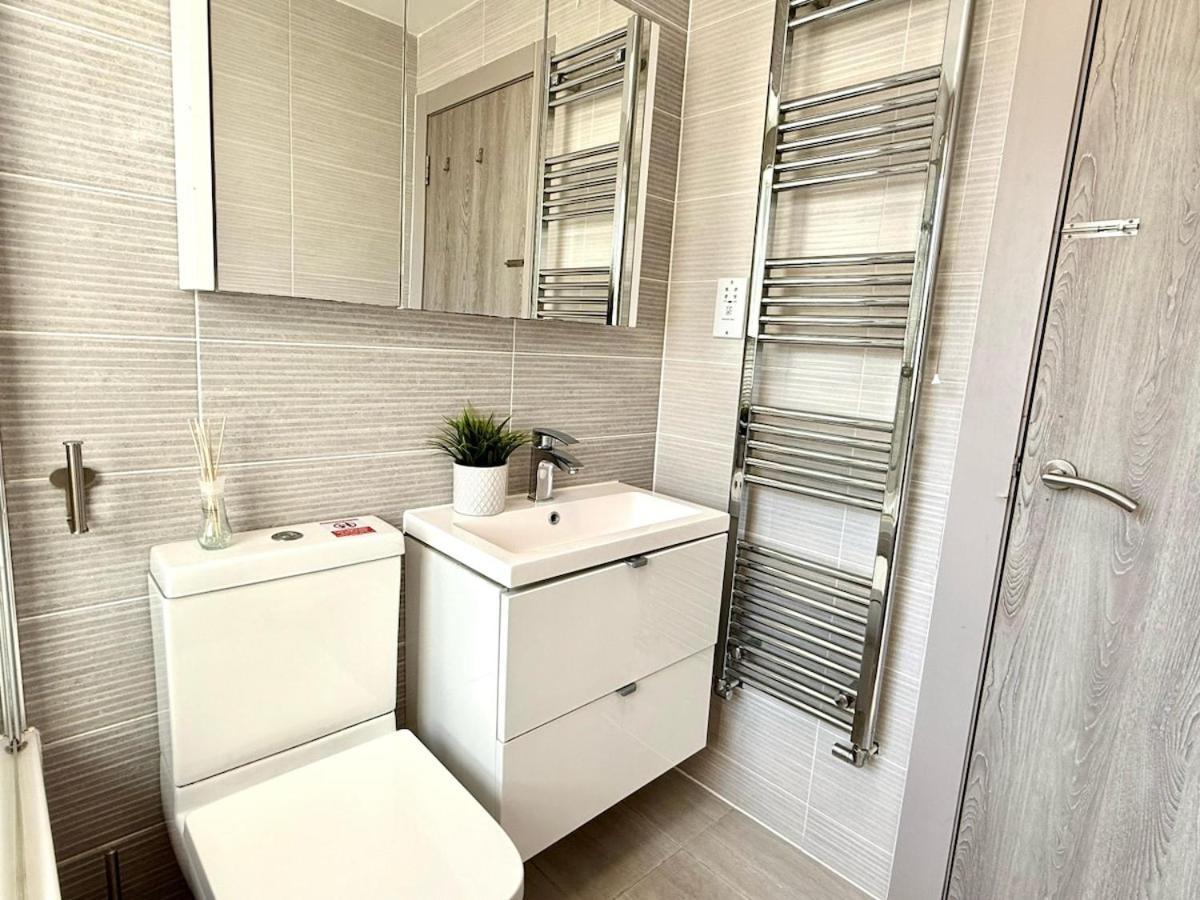 Horizon House, Stunning 2-Bedroom Flat 1, Parking, Netflix, Oxford Luaran gambar