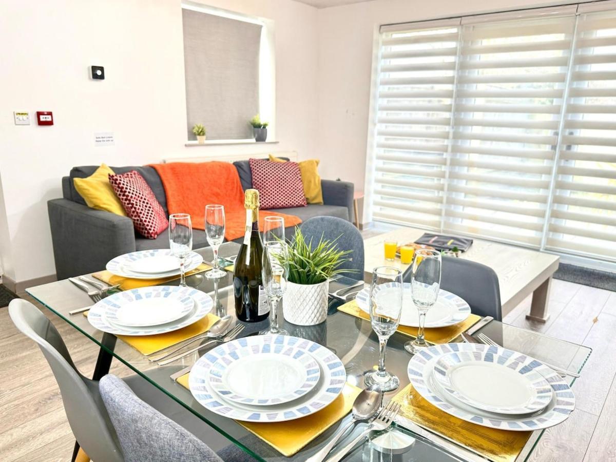 Horizon House, Stunning 2-Bedroom Flat 1, Parking, Netflix, Oxford Luaran gambar