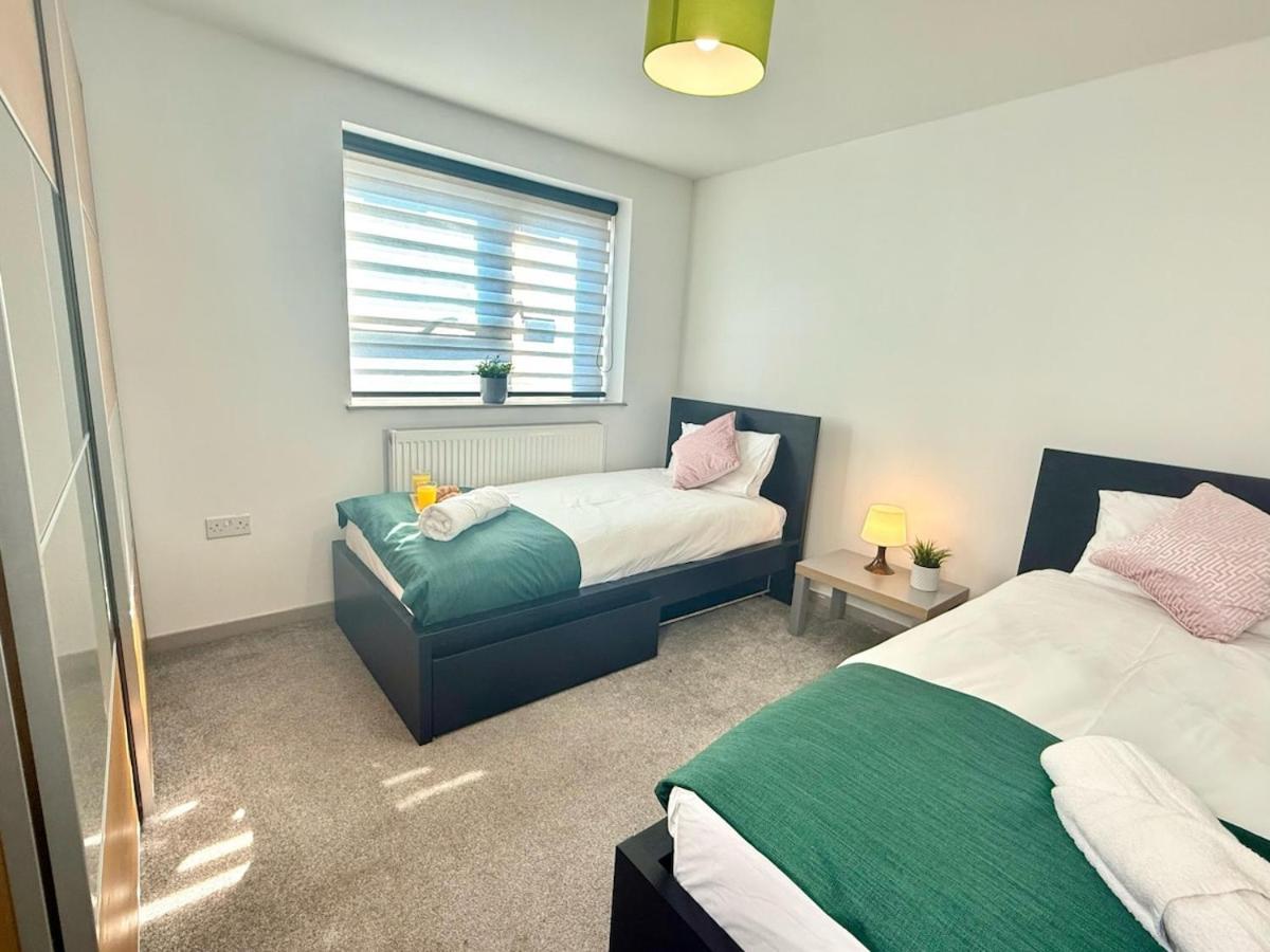 Horizon House, Stunning 2-Bedroom Flat 1, Parking, Netflix, Oxford Luaran gambar