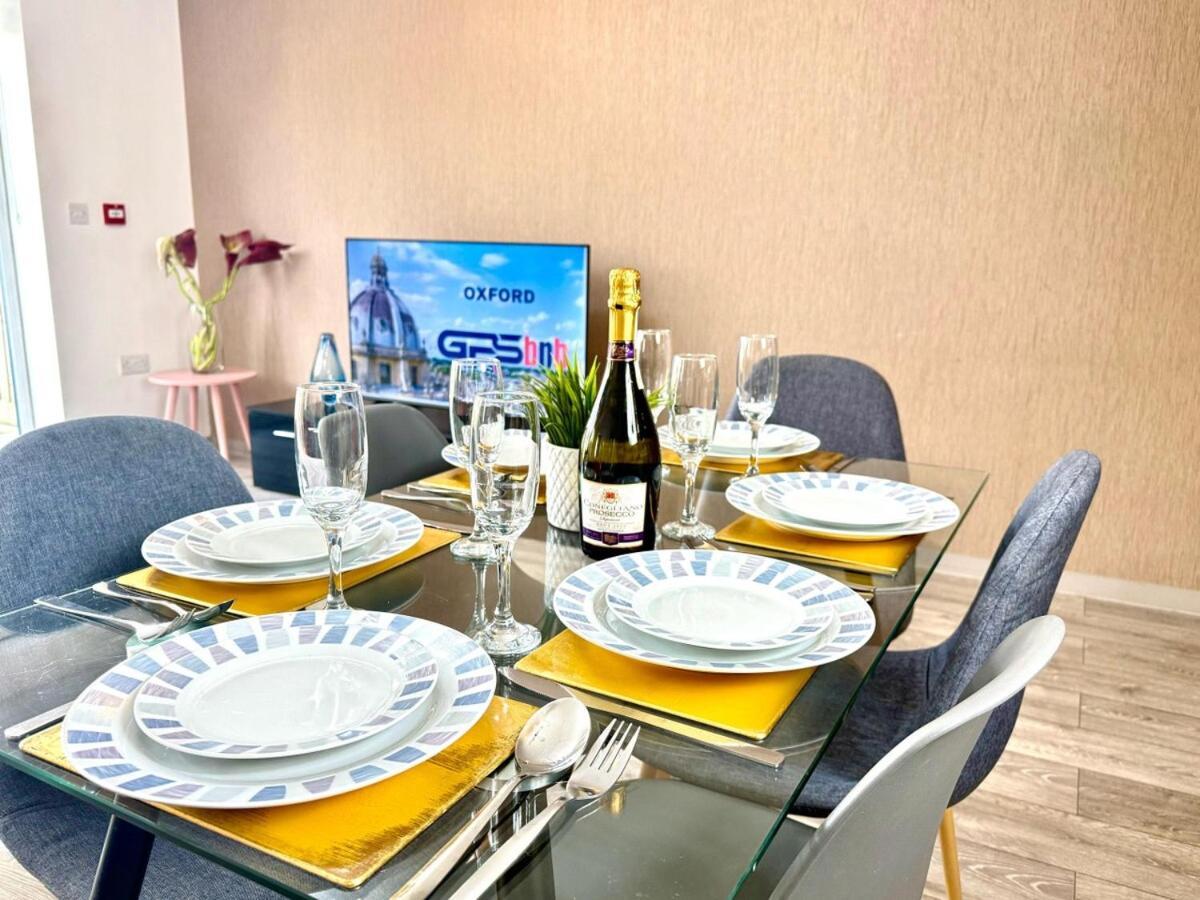 Horizon House, Stunning 2-Bedroom Flat 1, Parking, Netflix, Oxford Luaran gambar