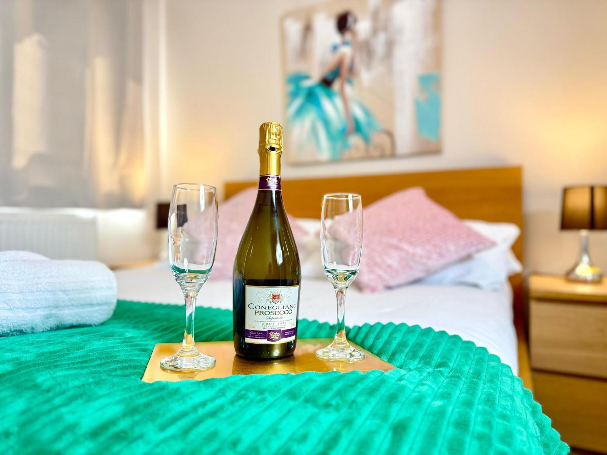 Horizon House, Stunning 2-Bedroom Flat 1, Parking, Netflix, Oxford Luaran gambar