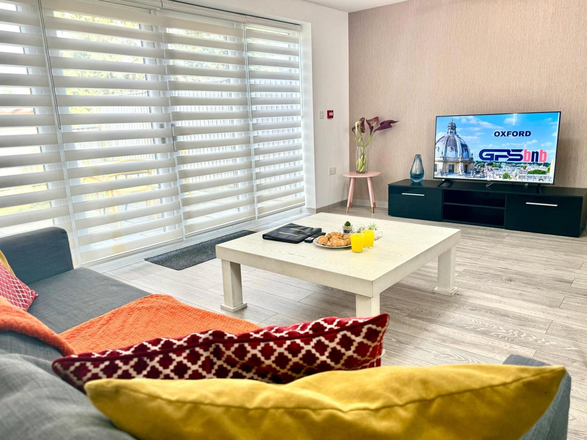Horizon House, Stunning 2-Bedroom Flat 1, Parking, Netflix, Oxford Luaran gambar